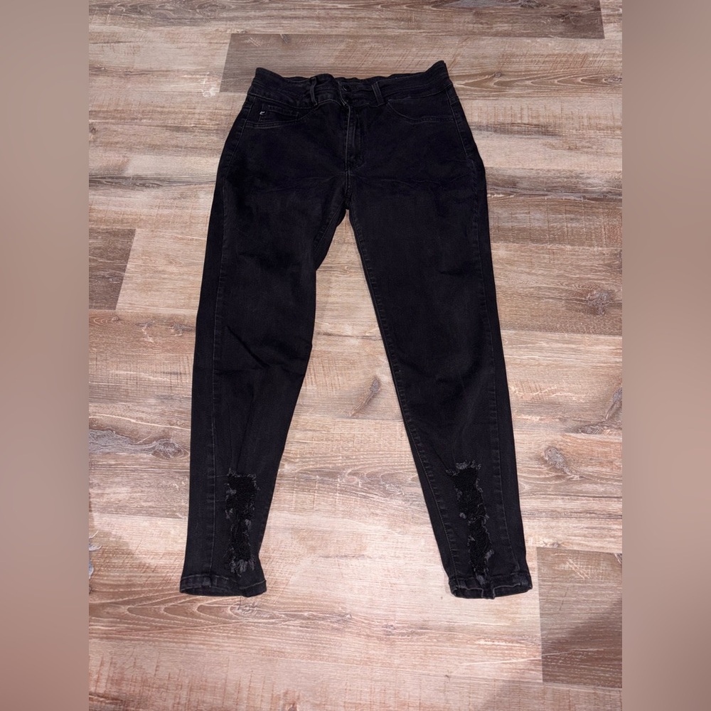KanCan Black Skinny Jeans with Subtle Distressed Hem
